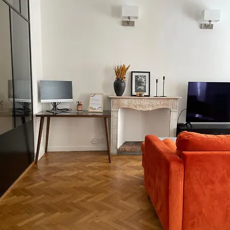 A 1 Min De La דירה *