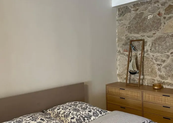 דירה A 1 Min De La *