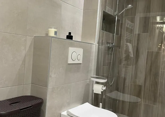 A 1 Min De La 아파트 *